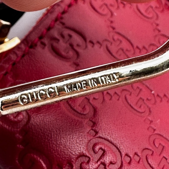 Gucci
Microguccissima Pattern Leather Pouch - Picture 8 of 11